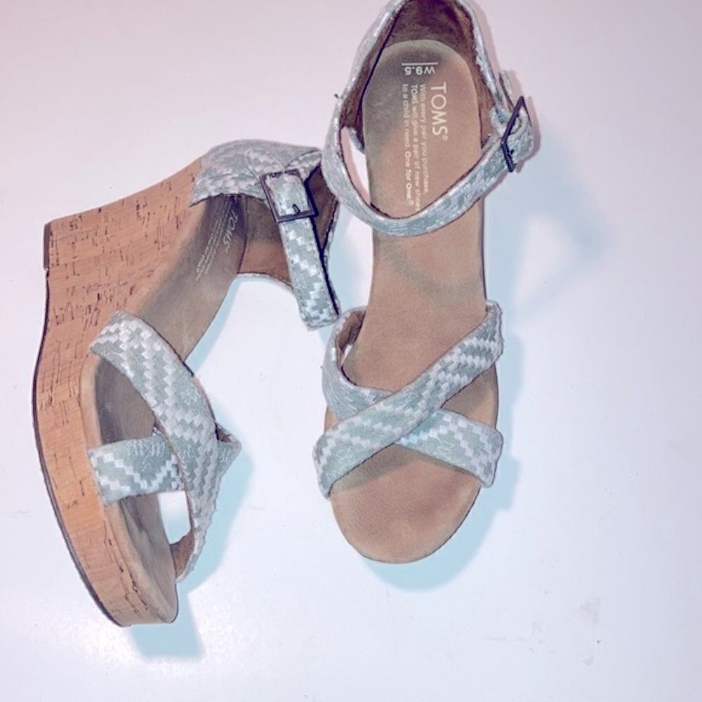 Toms Aztec patterned 3.75” wedges with 1” platform